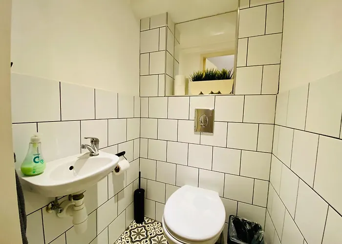 Cozy 2br Ground Floor In Downtown Ac - Piano Lägenhet Budapest