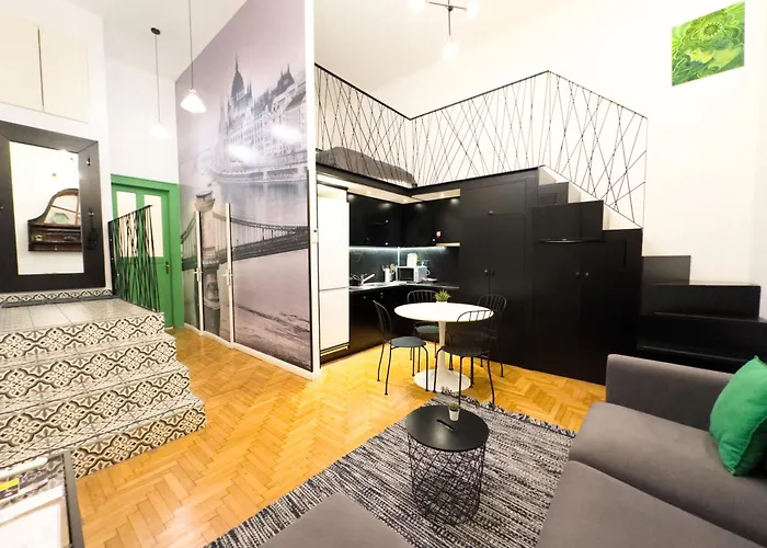 アパート Cozy 2br Ground Floor In Downtown Ac - Piano ブダペスト